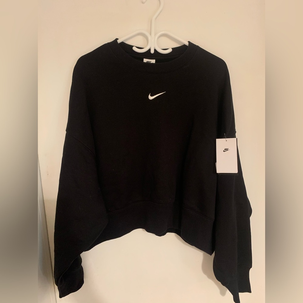 NIKE New Black Cropped Crew Neck